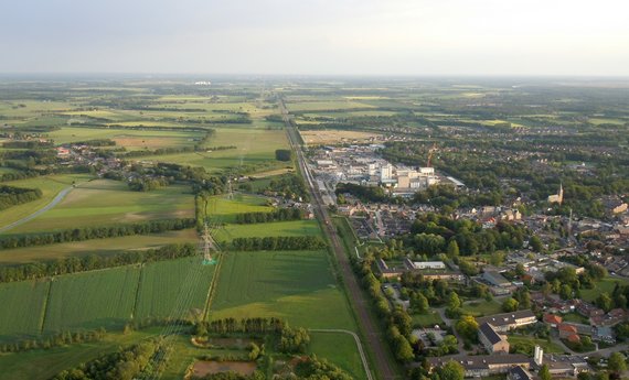 Luchtfoto van Beilen waaronder een deel van Alting